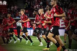 jiuyou体育-AC米兰迎德甲关键赛，窗口期伤情更新，媒体盛赞，细节决定成败(马天放为什么打刀美兰)