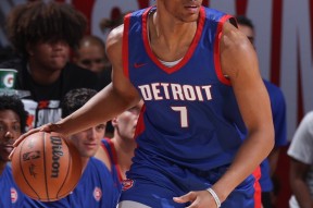 体育娱乐平台-国际比赛日底特律活塞备战NBA总决赛，远射贴柱细节曝光，气氛紧张，身体对抗强度拉满(美国职业篮球比赛直播)