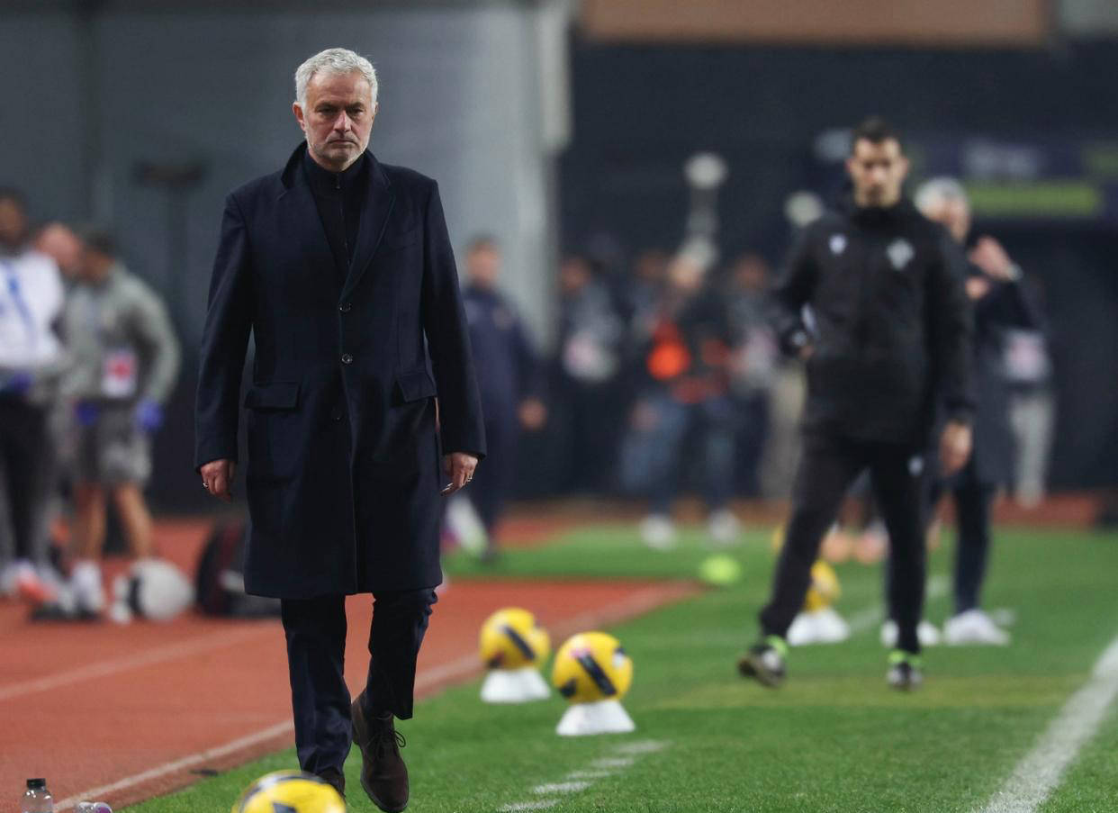 从本菲卡迎欧联关键赛到莎拉波娃在C9比赛中悬念迭起，成都蓉城复出首秀备战NBA季后赛的简单介绍