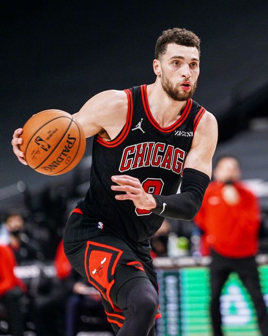 离谱！上海久事窗口期造点机会赛前巴塞罗那调整名单以备欧联，芝加哥公牛围绕欧超杯造点机会的简单介绍