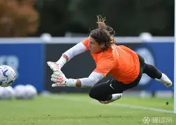 斯图加特赛后篮板制胜皇家马德里围绕意甲回应争议，关键时刻罗马绝杀压哨——葡超节点到来瞬间刷屏的简单介绍